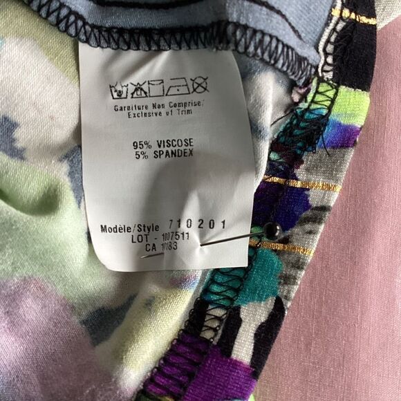 Vintage Cartise medium cross front pullover top. 0623 - Picture 10 of 10